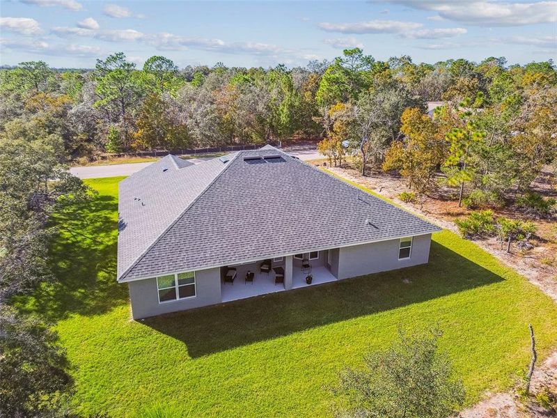 Exterior details and patio area of a home in Sugarmill Woods, Homosassa (Image 30).