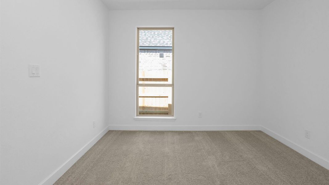 Spacious, unfurnished interior of a new home in Grand Central Park 45', Conroe (Image 8).