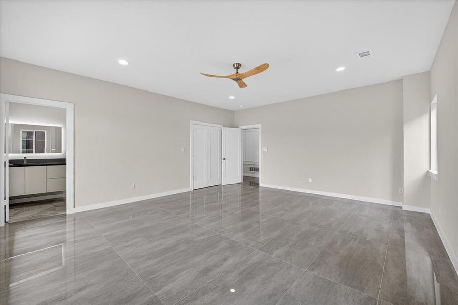 Spacious, unfurnished interior of a new home in , Irving (Image 16).