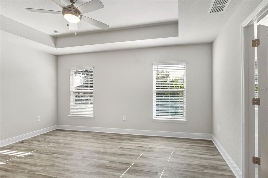 Spacious, unfurnished interior of a new home in , Lakeland (Image 14).
