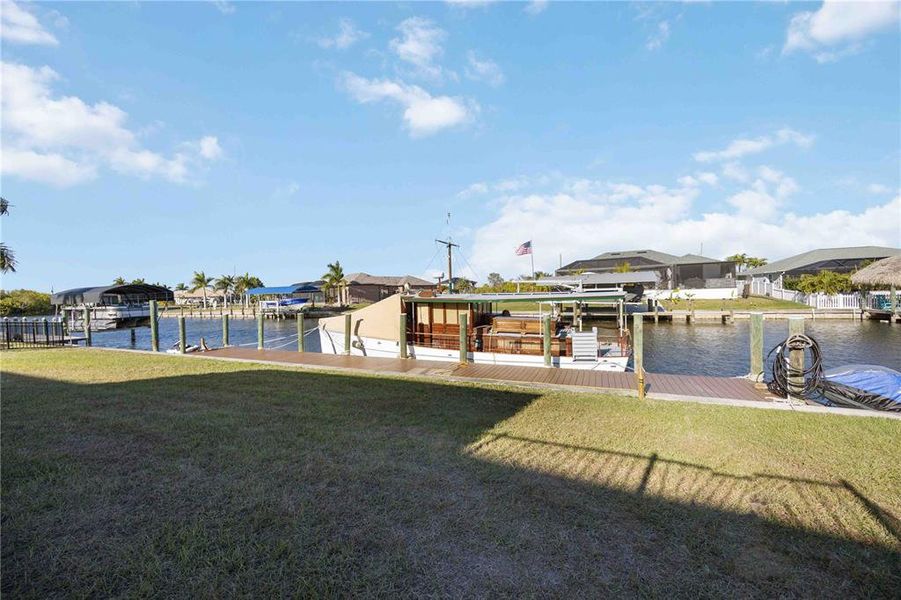 Community amenities in , Port Charlotte (Image 40).