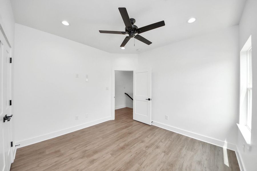 Spacious, unfurnished interior of a new home in , Houston (Image 16).