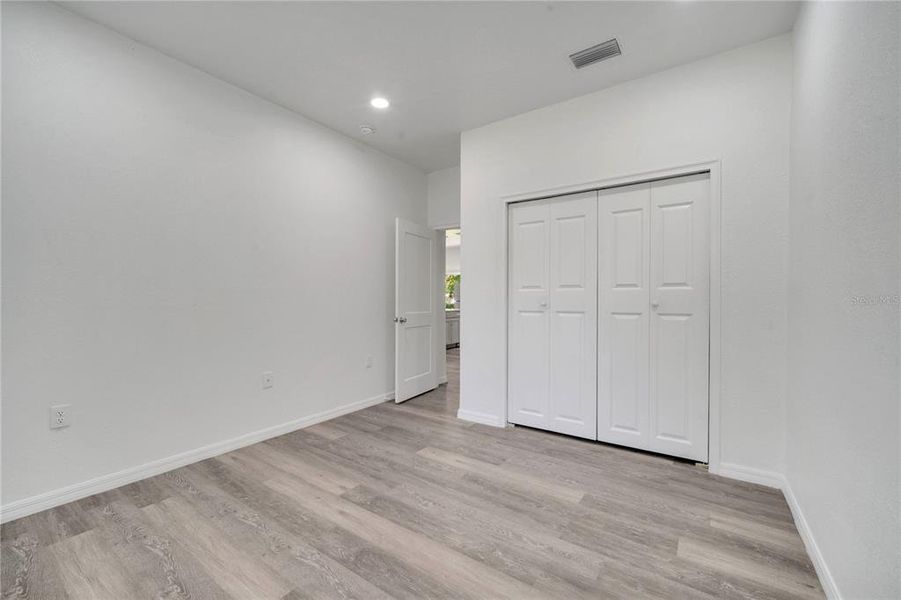 Spacious, unfurnished interior of a new home in , Palatka (Image 14).