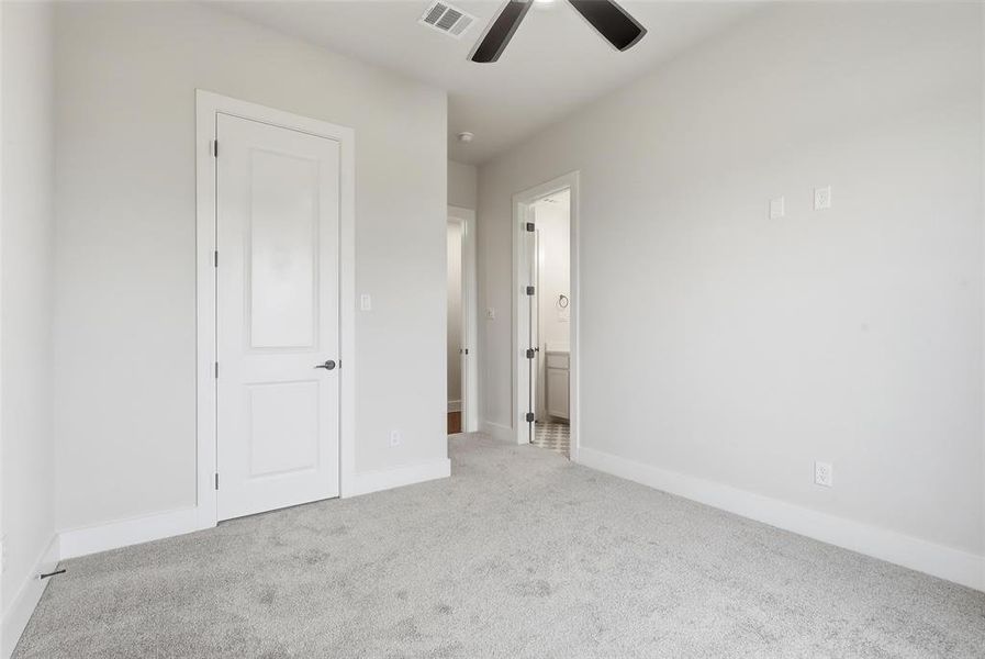 Spacious, unfurnished interior of a new home in Aledo Heights - Aledo ISD, Aledo (Image 29).