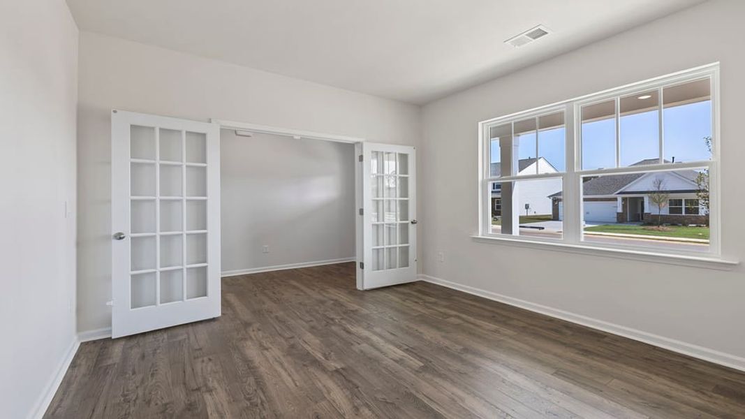 Spacious, unfurnished interior of a new home in Hunters Ridge, Woodruff (Image 15).