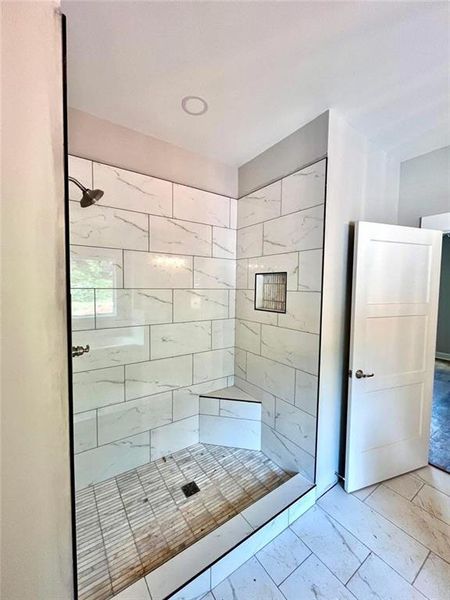 Spacious, unfurnished interior of a new home in , Covington (Image 28).