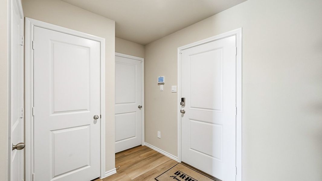 Spacious, unfurnished interior of a new home in Sunnycreek, Crowley (Image 19).