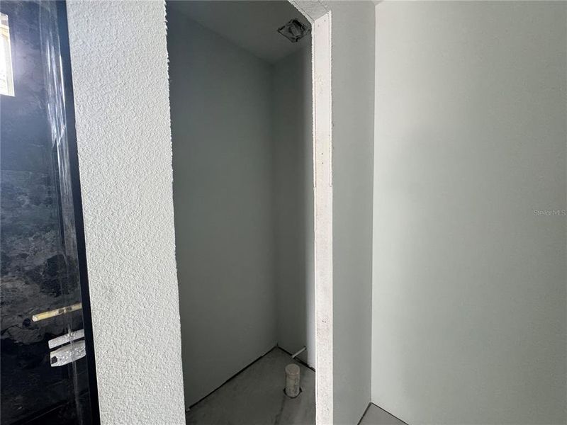 Spacious, unfurnished interior of a new home in , Ocala (Image 5).