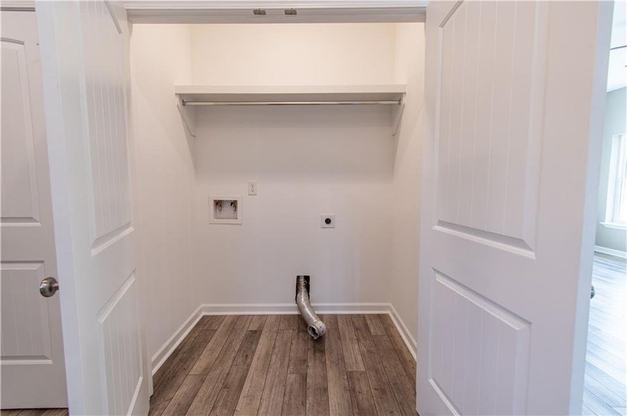 Spacious, unfurnished interior of a new home in , Fairmount (Image 18).