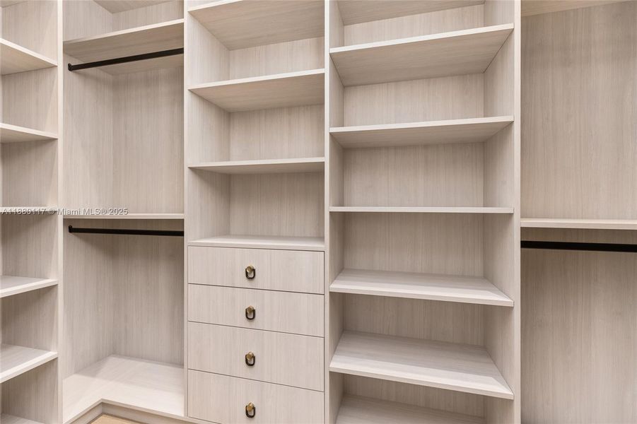 Image 96 of a home in .