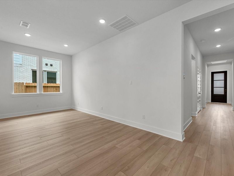 Spacious, unfurnished interior of a new home in Jubilee 50′, Hockley (Image 15).