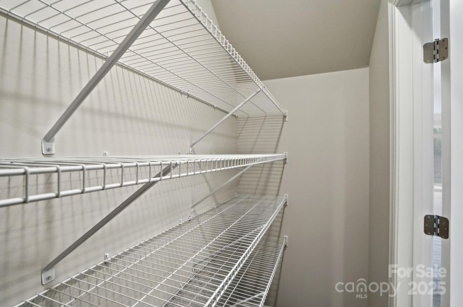 Spacious, unfurnished interior of a new home in Harrisburg Village, Harrisburg (Image 30).