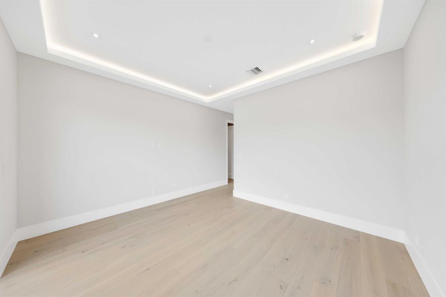 Spacious, unfurnished interior of a new home in , Boynton Beach (Image 45).