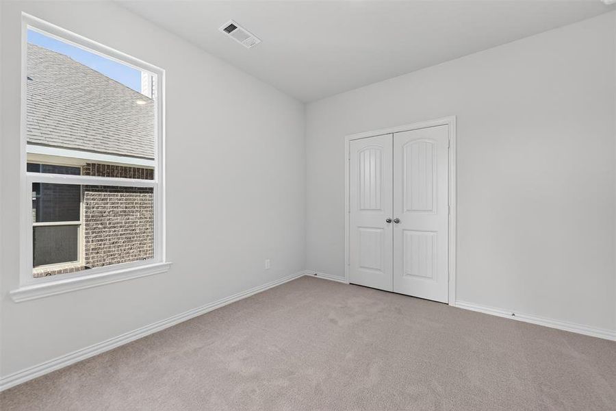 Spacious, unfurnished interior of a new home in Liberty Pointe, Gainesville (Image 16).