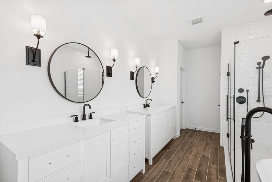 Dual freestanding vanities