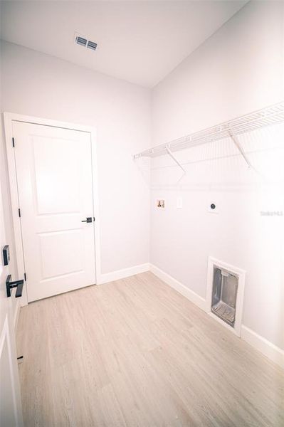 Spacious, unfurnished interior of a new home in , Kissimmee (Image 25).