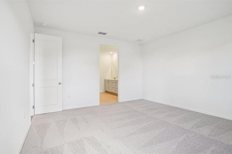 Spacious, unfurnished interior of a new home in Trailside, Mount Dora (Image 21). Spacious, unfurnished interior of a new home in Trailside, Mount Dora (Image 21).