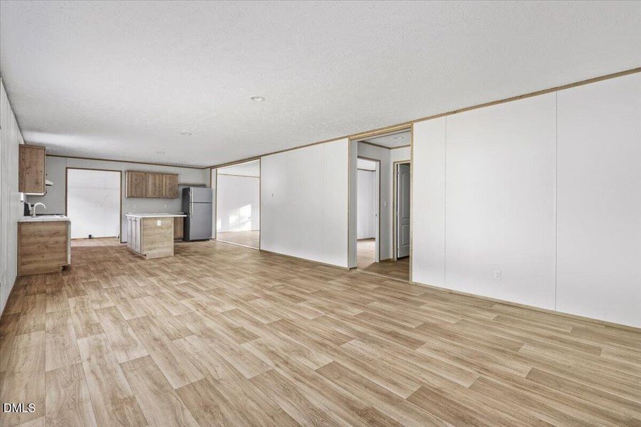 20-5737 Lloyd Rd-20