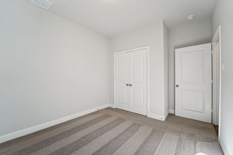 Spacious, unfurnished interior of a new home in Evergreen 40', Conroe (Image 29).