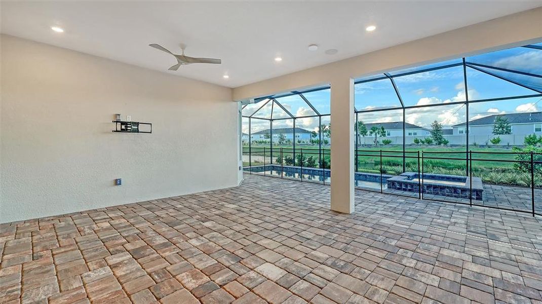 Spacious, unfurnished interior of a new home in Esplanade at Azario Lakewood Ranch, Lakewood Ranch (Image 26).