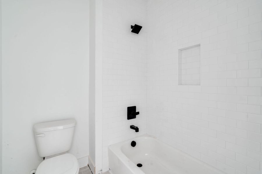 Image 42 of a home in .