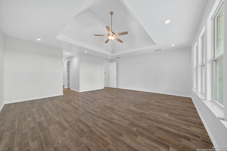 Spacious, unfurnished interior of a new home in , New Braunfels (Image 29). Spacious, unfurnished interior of a new home in , New Braunfels (Image 29).