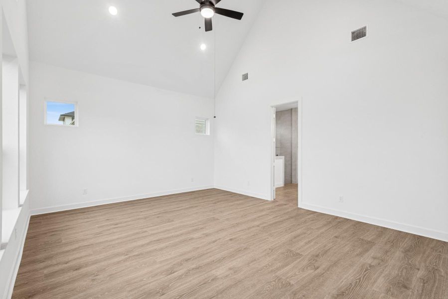 Spacious, unfurnished interior of a new home in Jordan Ranch 70' Homesites, Fulshear (Image 21). Spacious, unfurnished interior of a new home in Jordan Ranch 70' Homesites, Fulshear (Image 21).