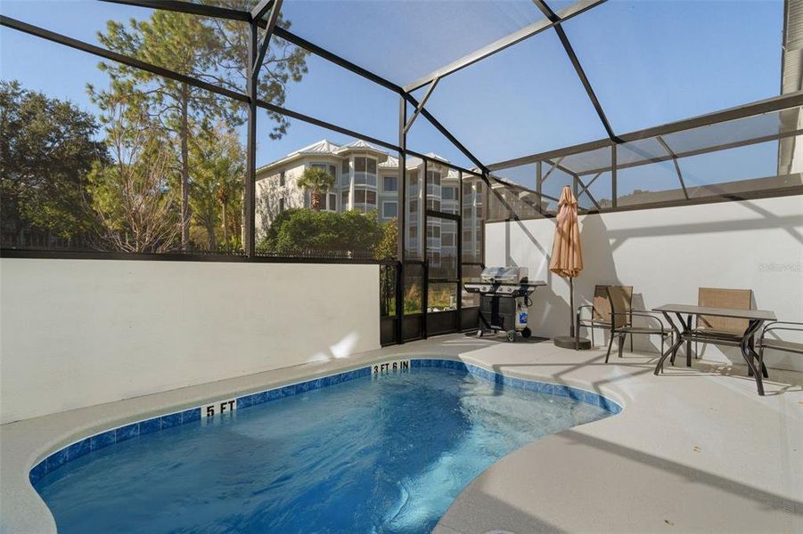 Exterior details and patio area of a home in , Orlando (Image 3).