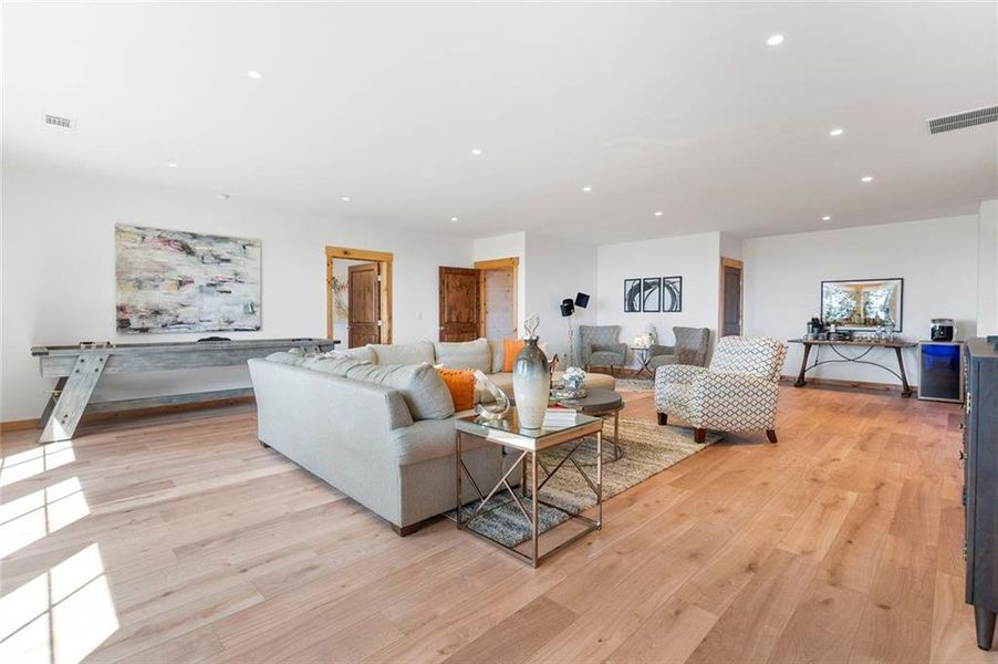 Furnished interior view inside a new home in , Jasper (Image 42).