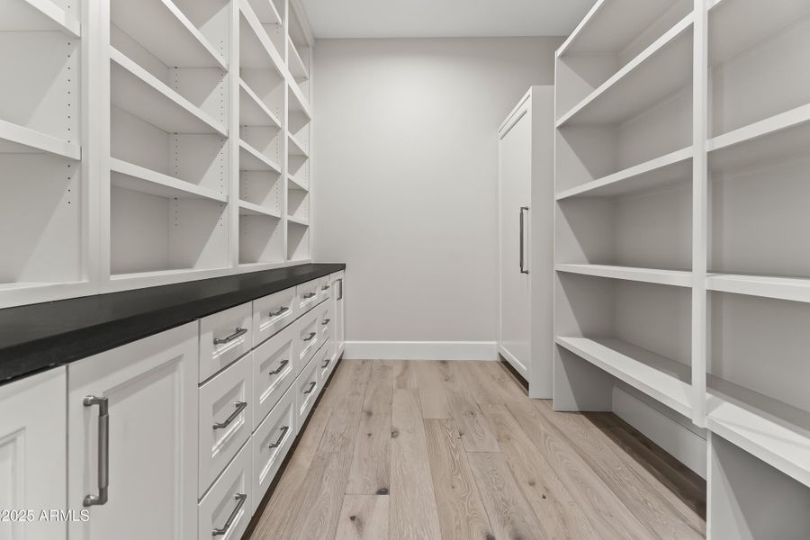 27 - Walk-in Pantry