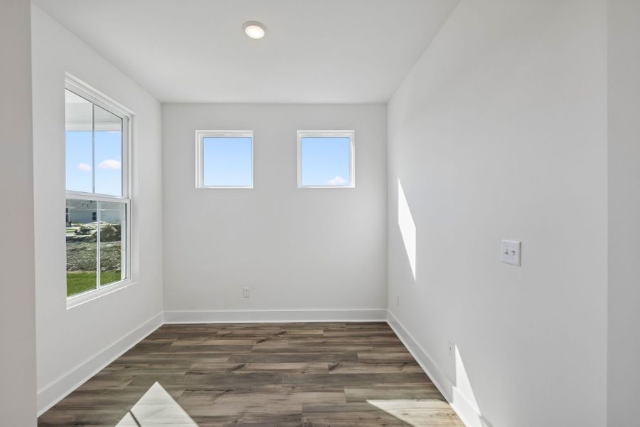 Spacious, unfurnished interior of a new home in Del Webb Barton Village, Lebanon (Image 43).