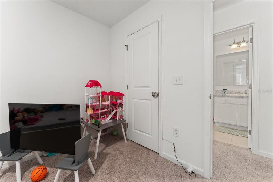 Furnished interior view inside a new home in Ashford Place, St. Cloud (Image 10).