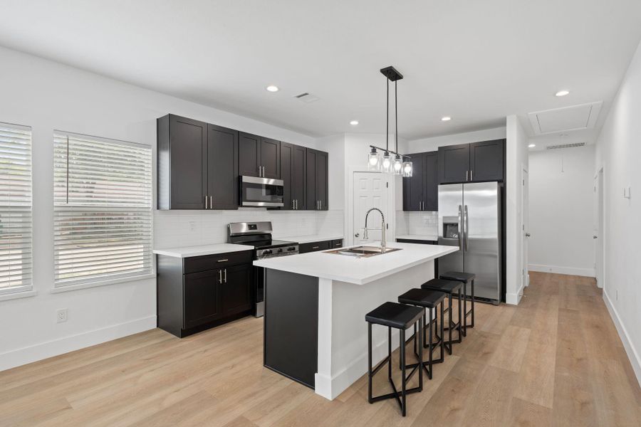 Furnished interior view inside a new home in , Baytown (Image 9).