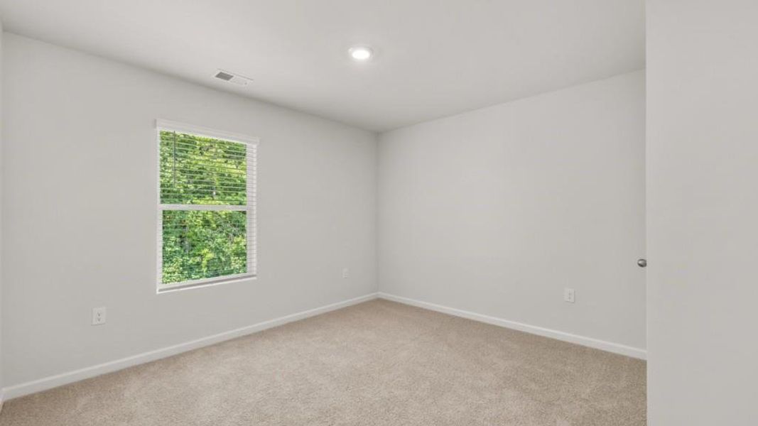 Spacious, unfurnished interior of a new home in Oakleigh Glen, Dallas (Image 32).