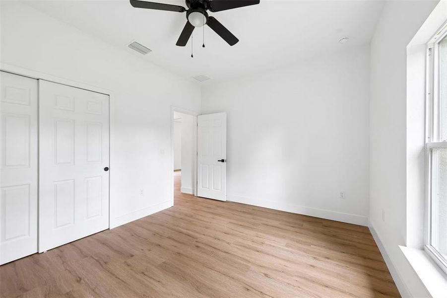 Spacious, unfurnished interior of a new home in , Ocklawaha (Image 26).
