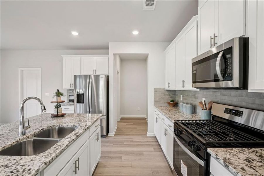 Furnished interior view inside a new home in Ivey Township, Dallas (Image 32).