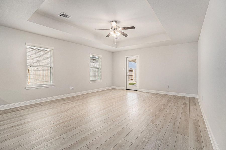 Spacious, unfurnished interior of a new home in Lago Mar, Texas City (Image 14). Spacious, unfurnished interior of a new home in Lago Mar, Texas City (Image 14).