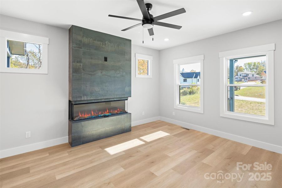 Spacious, unfurnished interior of a new home in , Asheville (Image 21).