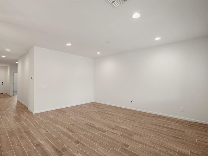 Spacious, unfurnished interior of a new home in Alamar at Rocking K, Tucson (Image 9).