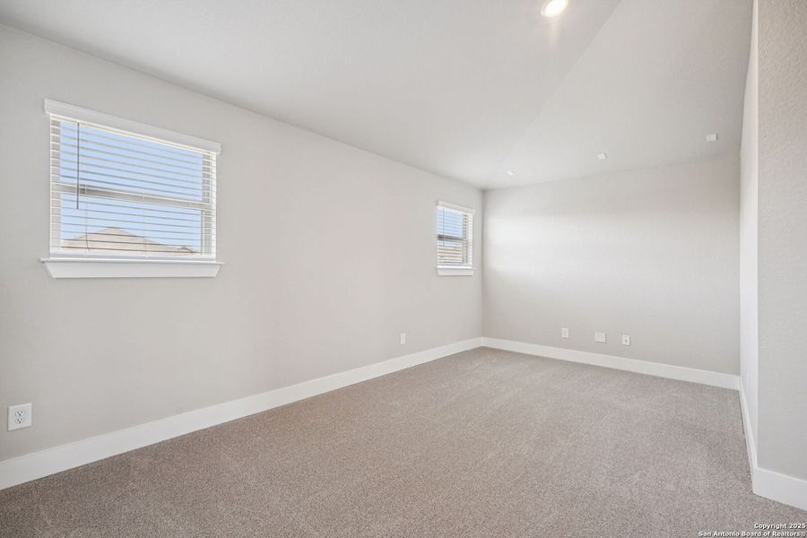 Spacious, unfurnished interior of a new home in Comanche Ridge, San Antonio (Image 39). Spacious, unfurnished interior of a new home in Comanche Ridge, San Antonio (Image 39).