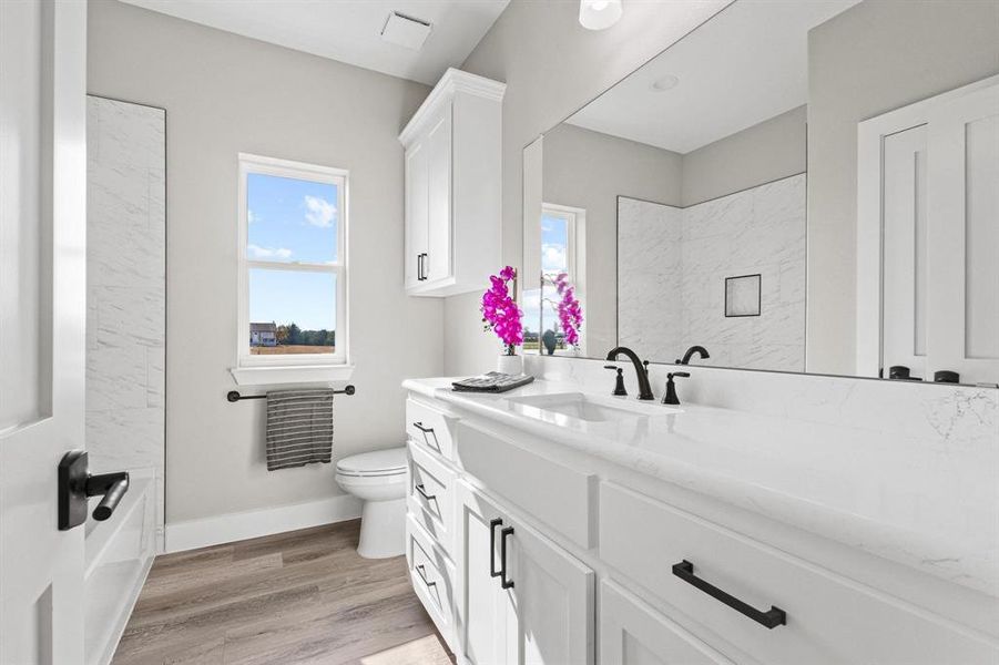 Furnished interior view inside a new home in , Leonard (Image 16).