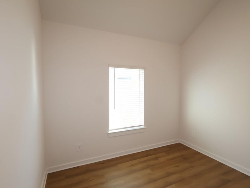 Spacious, unfurnished interior of a new home in Sorella, Tomball (Image 37).
