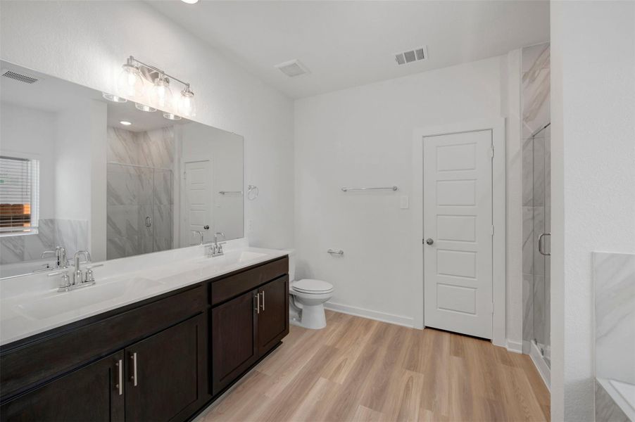 Furnished interior view inside a new home in Moran Ranch, Willis (Image 11).