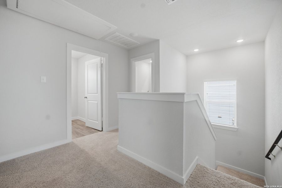 Spacious, unfurnished interior of a new home in Senna, San Antonio (Image 21).