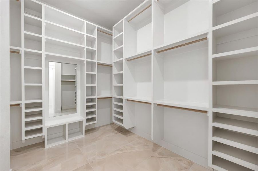 Spacious, unfurnished interior of a new home in , Weatherford (Image 37).