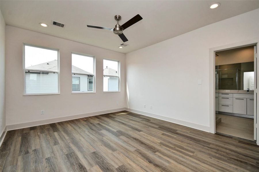 Photos are of the same floorplan, different community. Selections & finishes may vary Photos are of the same floorplan, different community. Selections & finishes may vary