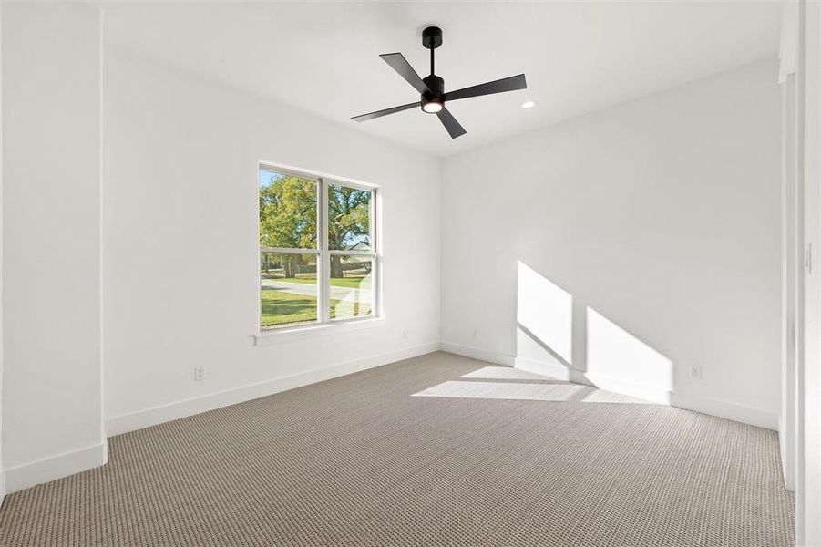 Spacious, unfurnished interior of a new home in , Weatherford (Image 39).