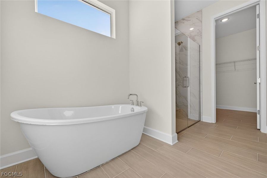 Image 27 of a home in Cape Coral.