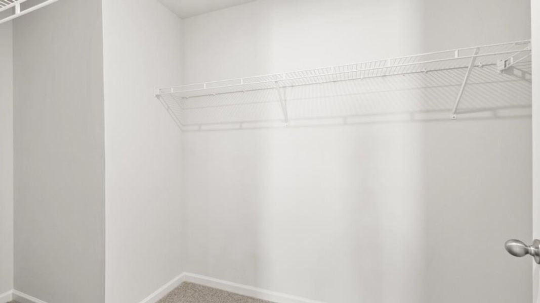 Spacious, unfurnished interior of a new home in Thompson Ridge, Dallas (Image 31).