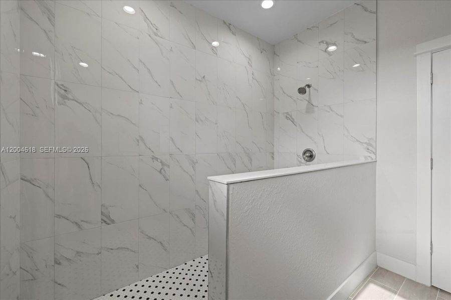 Close-up of interior finishes inside a home in , Lehigh Acres (Image 8).